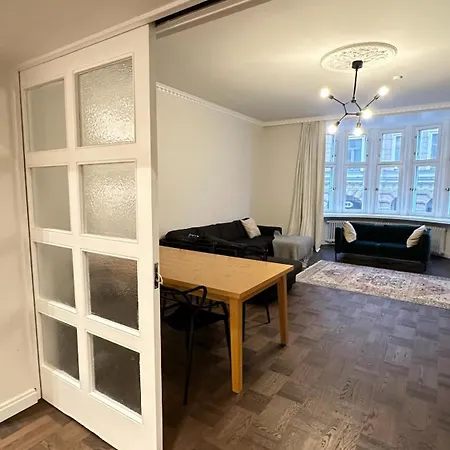 Modern And Private 3 Bedroom With Sauna 公寓