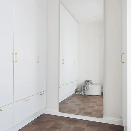 Modern And Private 3 Bedroom With Sauna Apartment *